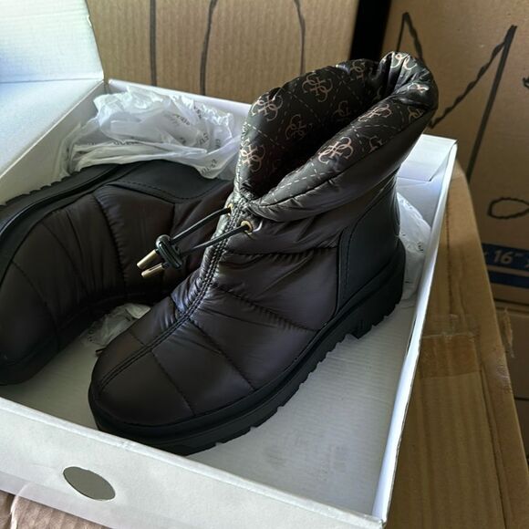 GUESS Leeda Padded Ankle Boot in Black - Picture 4 of 5